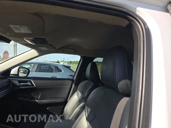 2024 Mitsubishi Outlander SE - miniatura 17