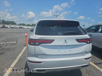 2024 Mitsubishi Outlander SE - miniatura 5