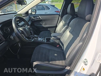 2024 Mitsubishi Outlander SE - miniatura 7