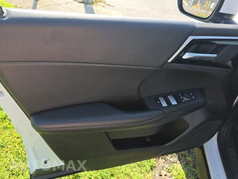 2024 Mitsubishi Outlander SE - miniatura 9