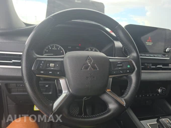 2024 Mitsubishi Outlander SE - miniatura 10
