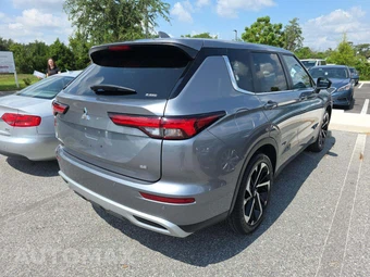 2024 Mitsubishi Outlander SE - miniatura 3
