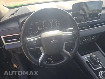 2024 Mitsubishi Outlander SE - miniatura 10