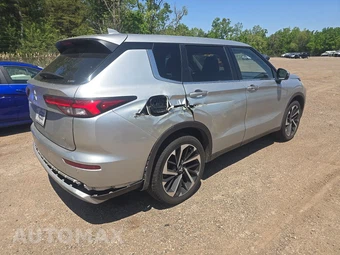 2024 Mitsubishi Outlander SE - miniatura 4