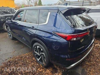 2024 Mitsubishi Outlander SE - miniatura 2