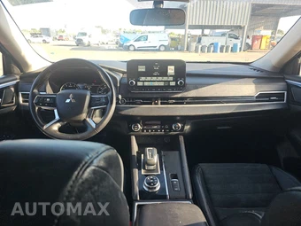 2024 Mitsubishi Outlander SE - miniatura 11