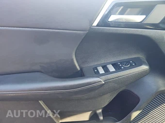 2024 Mitsubishi Outlander SE - miniatura 9