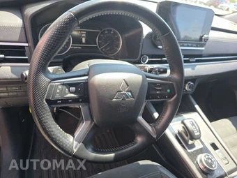 2024 Mitsubishi Outlander SE - miniatura 10