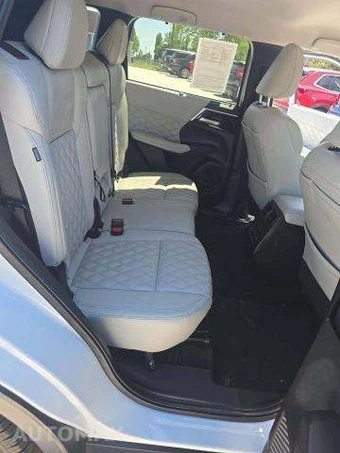 2024 Mitsubishi Outlander SEL Black Edition - miniatura 18