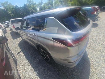 2024 Mitsubishi Outlander SEL - miniatura 2