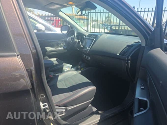 2024 Mitsubishi Outlander Sport 2.0 ES - miniatura 8