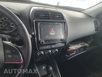 2024 Mitsubishi Outlander Sport 2.0 LE - miniatura 11