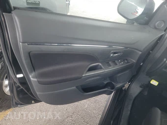 2024 Mitsubishi Outlander Sport 2.0 LE - miniatura 9