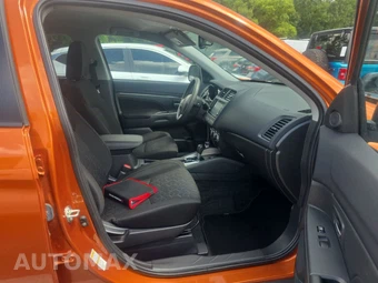 2024 Mitsubishi Outlander Sport 2.0 S - miniatura 8