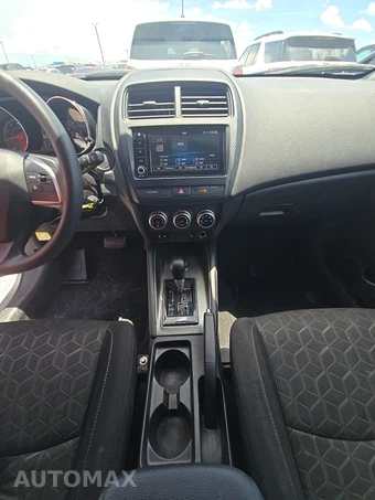 2024 Mitsubishi Outlander Sport 2.0 S - miniatura 11