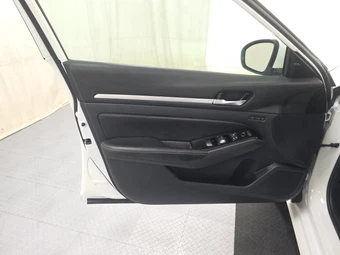 2024 Nissan Altima Platinum – miniatura 9