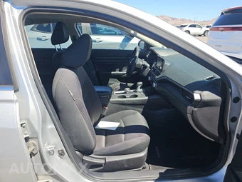 2024 Nissan Altima S – miniatura 8