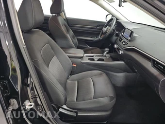 2024 Nissan Altima S – miniatura 8