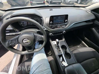 2024 Nissan Altima S – miniatura 10