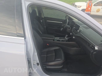 2024 Nissan Altima SR – miniatura 8
