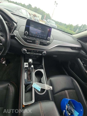2024 Nissan Altima SR - miniatura 10