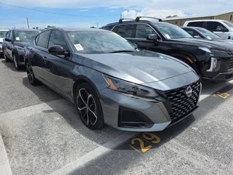 2024 Nissan Altima SR - miniatura 3