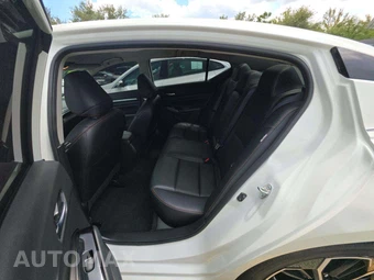 2024 Nissan Altima SR - miniatura 10