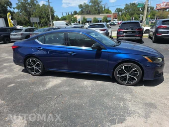 2024 Nissan Altima SR - miniatura 4
