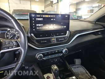 2024 Nissan Altima SR - miniatura 11