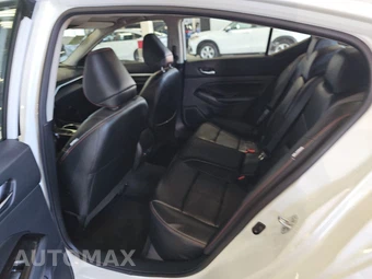 2024 Nissan Altima SR - miniatura 13
