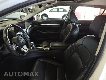 2024 Nissan Altima SR - miniatura 7