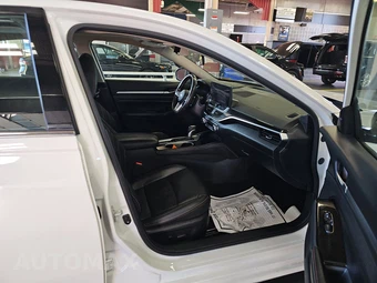 2024 Nissan Altima SR - miniatura 8