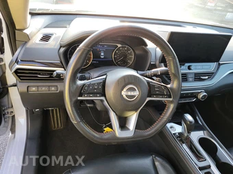 2024 Nissan Altima SR - miniatura 10