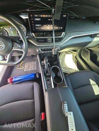 2024 Nissan Altima SV - miniatura 10
