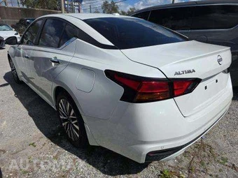 2024 Nissan Altima SV - miniatura 2