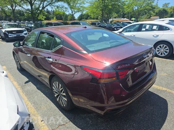 2024 Nissan Altima SV – miniatura 6