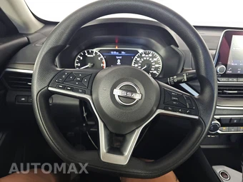 2024 Nissan Altima SV – miniatura 10