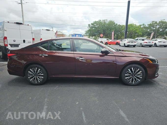 2024 Nissan Altima SV – miniatura 4