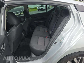 2024 Nissan Altima SV - miniatura 10