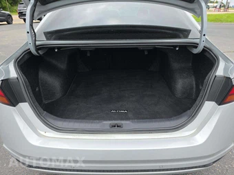2024 Nissan Altima SV - miniatura 11