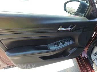 2024 Nissan Altima SV - miniatura 9