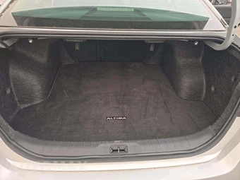 2024 Nissan Altima SV - miniatura 11