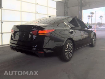 2024 Nissan Altima SV – miniatura 4