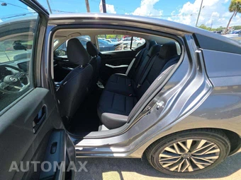 2024 Nissan Altima SV – miniatura 13