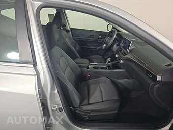 2024 Nissan Altima SV - miniatura 8