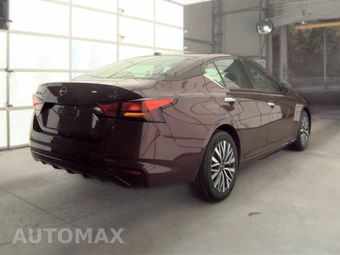 2024 Nissan Altima SV – miniatura 4