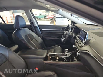 2024 Nissan Altima SV – miniatura 8