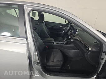 2024 Nissan Altima SV - miniatura 8