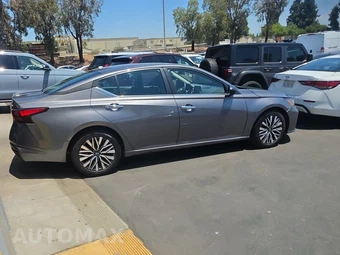 2024 Nissan Altima SV – miniatura 4