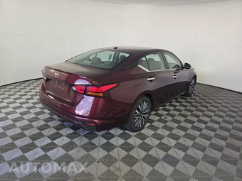 2024 Nissan Altima SV – miniatura 4